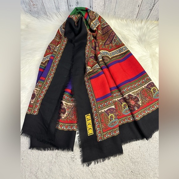GUCCI scarf / wrap - Picture 3 of 15